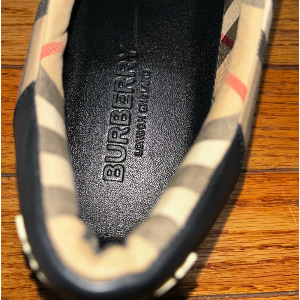 Burberry Slip On Shoes - Picture 2 of 5